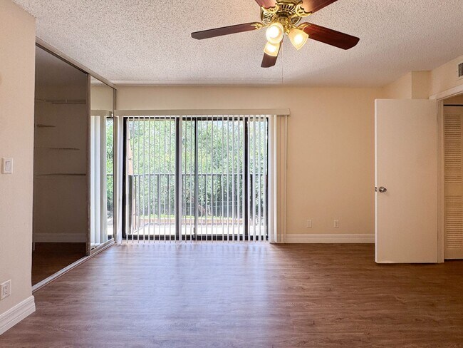 Building Photo - Newly Remodeled 2 bedroom 2.5 bath near Millenia Mall