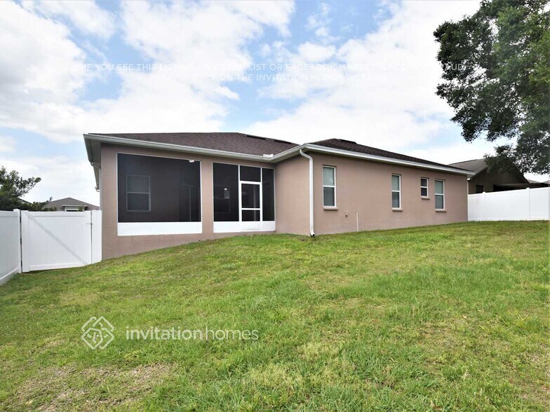 Building Photo - 5764 Woodruff Way