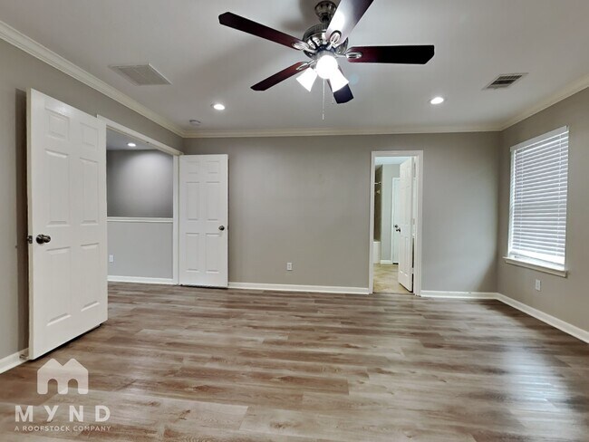 Building Photo - 7102 Cypress Pr Dr