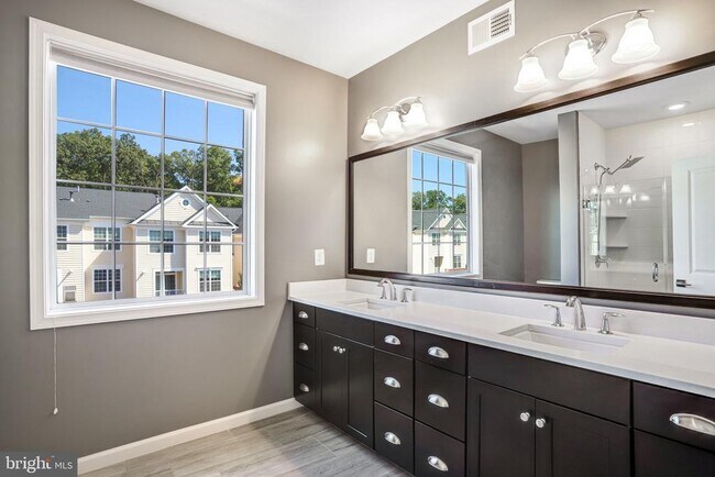 Building Photo - 23230 Milltown Knoll Square