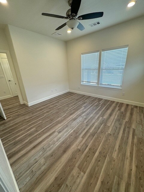 Building Photo - 475 Cheney Loop