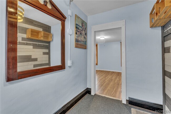 Building Photo - 212 Lockwood Ave