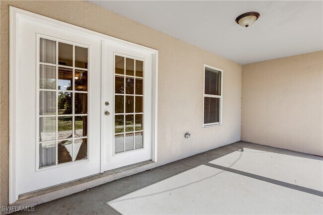 Building Photo - 5453 16th Pl SW