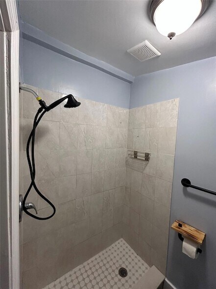 Building Photo - 1481 NW 2nd St