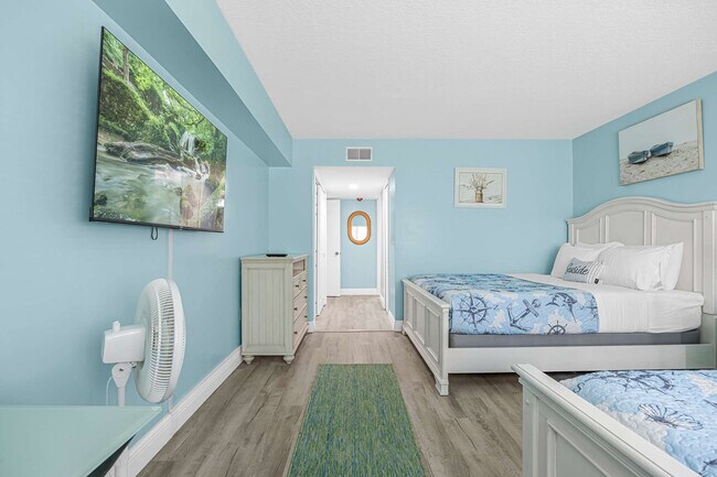 Building Photo - 39 Tulip Ave