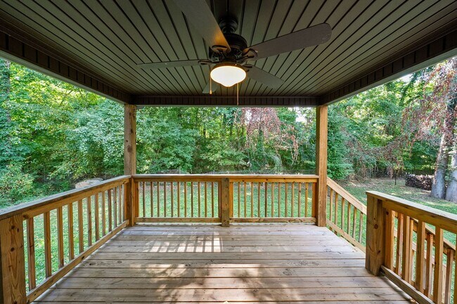 Building Photo - Pet Friendly Four Bedroom!