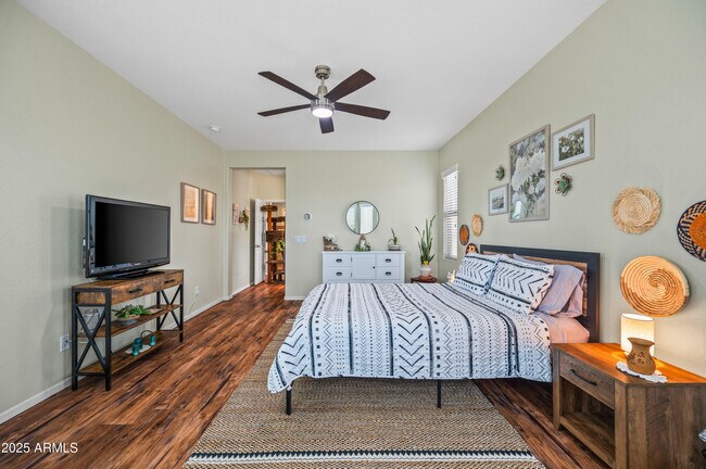 Building Photo - 42774 W Darter Dr