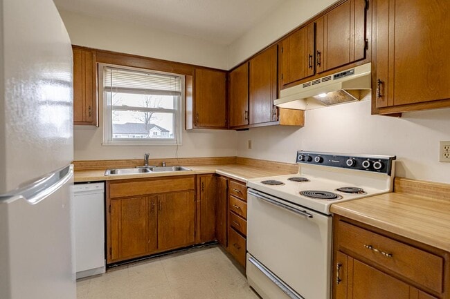 Building Photo - 1314 Farmingdale Dr