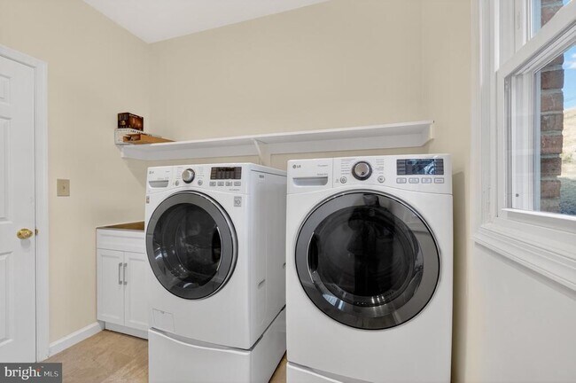 Building Photo - 1905 47th St NW