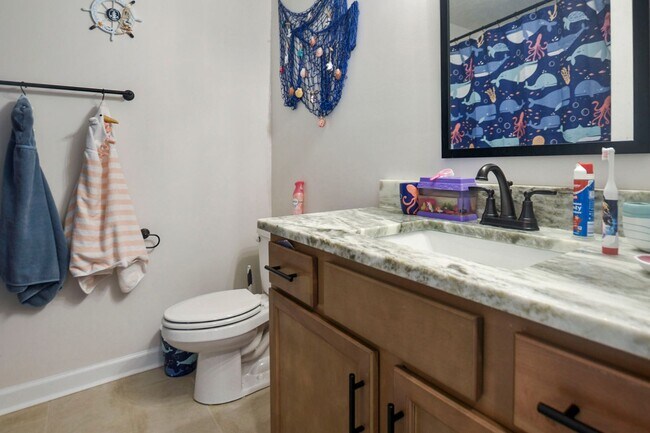 Building Photo - Pet Friendly Four Bedroom!