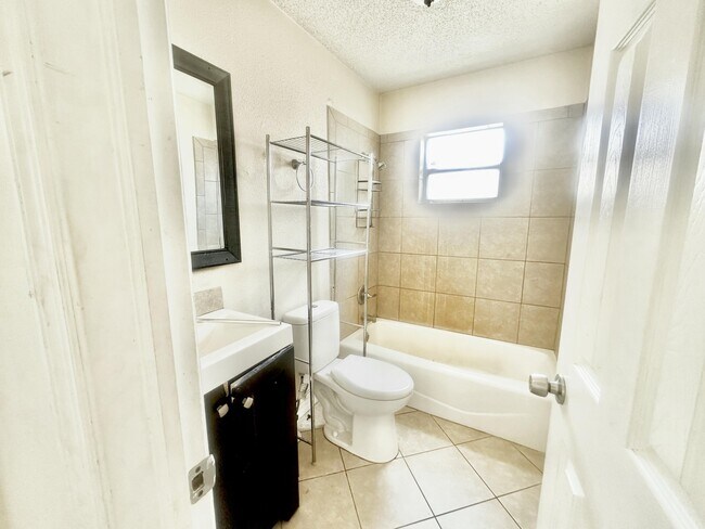 Building Photo - 6602 Palomar Pkwy