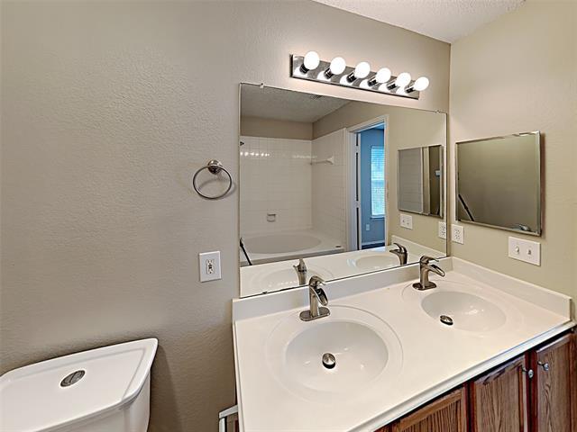 Building Photo - 2429 Graystone Dr