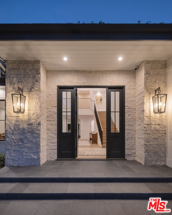 Building Photo - 550 Spoleto Dr