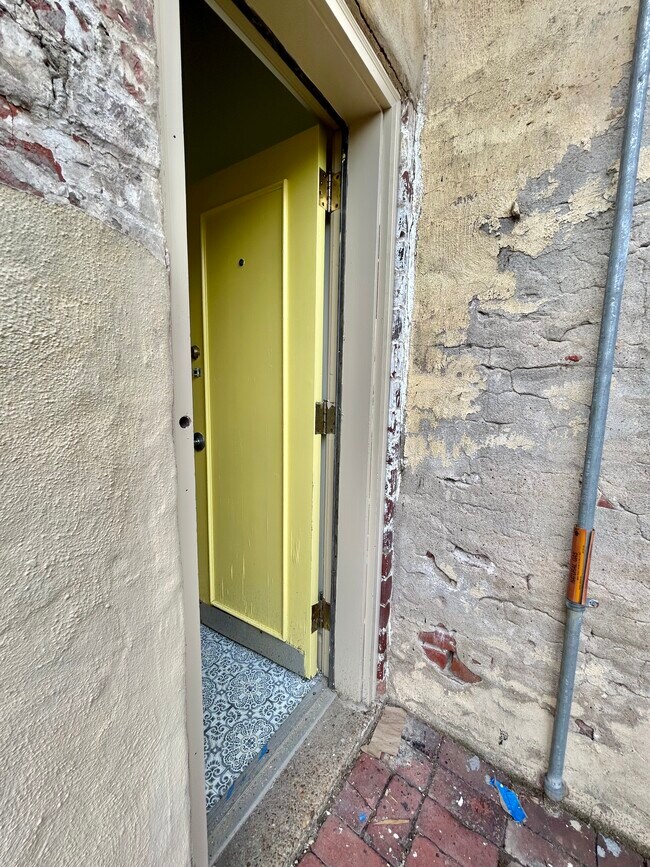 Building Photo - 1328 N Washington St