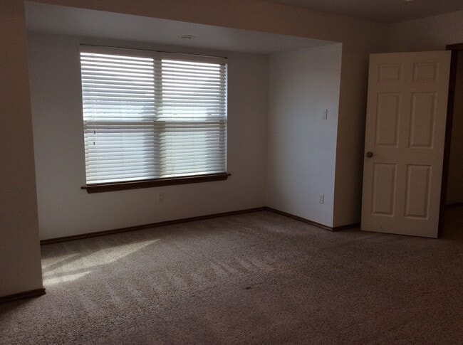 Building Photo - 1705 Tiffani Ln