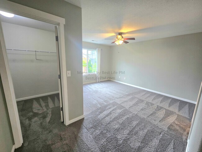 Building Photo - 17923 SW Niks Dr