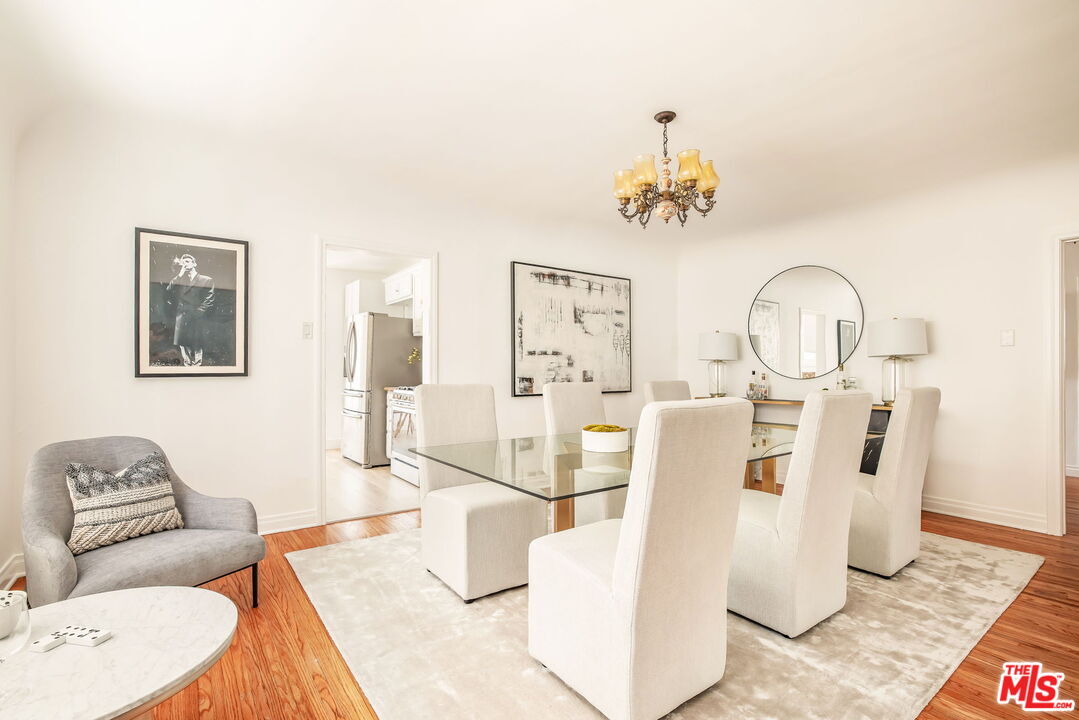 Dining room - 842 S Sycamore Ave