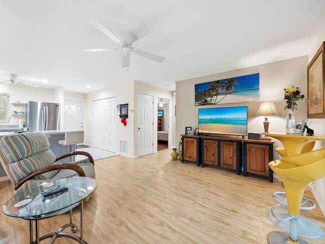 Building Photo - 109 Shore Rd