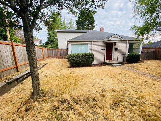 Building Photo - $1000 Off Before November 15th! 3 Bedroom ...