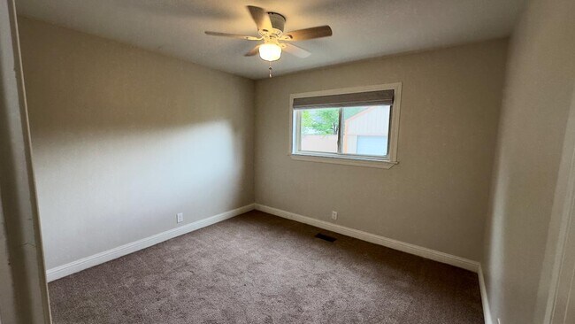 Building Photo - 410 N 250 W