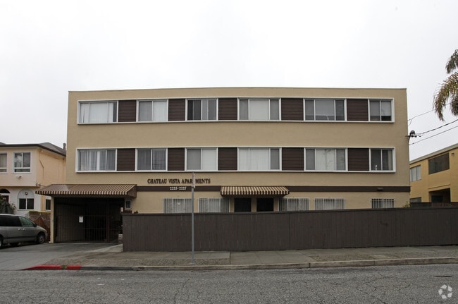 Chateau Vista - Chateau Vista Apartments