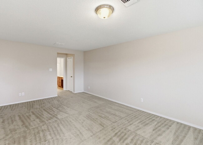 Building Photo - Move-In Ready Home in Landmark Pointe with Included Appliances