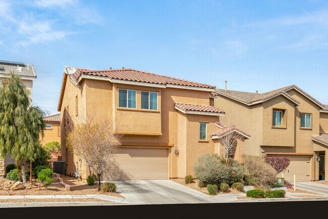 Building Photo - Your Next Home Awaits | 4 Bed, 3 Bath with Private Pool