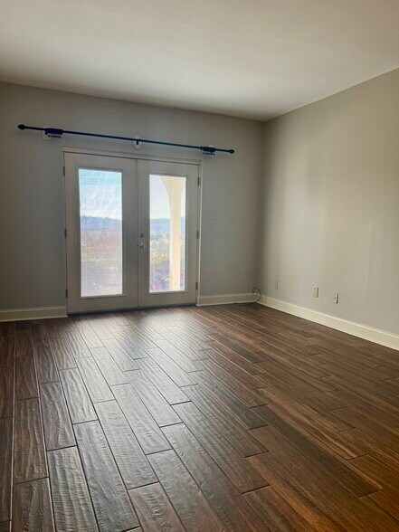 Building Photo - 5709 Lyons View Pike