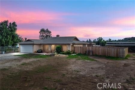 Primary Photo - 19725 Mariposa Ave