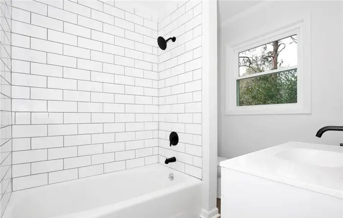 Building Photo - 2710 Fordham Dr