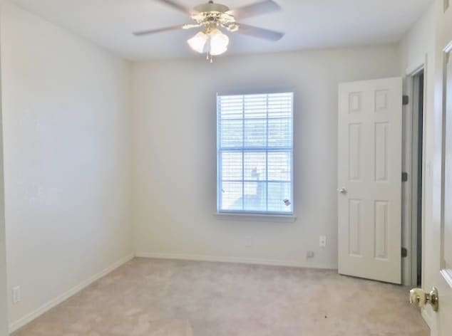 Building Photo - Spacious Brick Home! Zia School District!