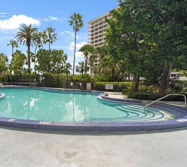 Building Photo - 3 br, 3 bath Condo - 1450 Brickell Bay Dr ...