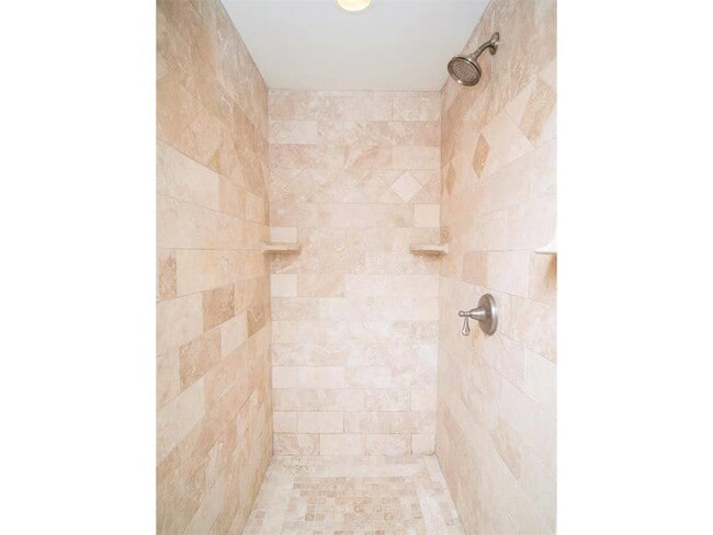 Building Photo - 1906 Woodland Ave