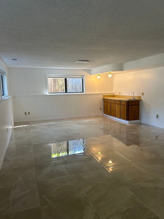 Building Photo - 2774 Jessica Cir