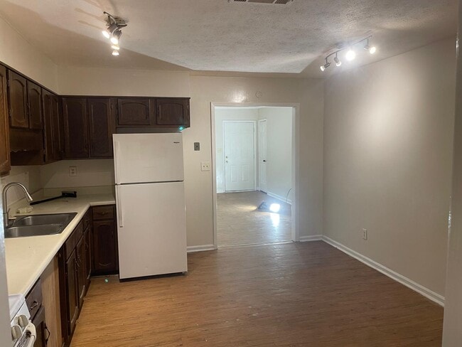Building Photo - Conyers Duplex