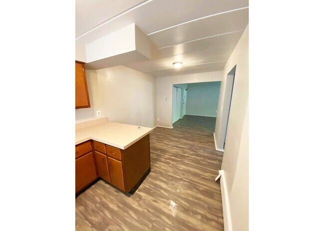 Building Photo - 539 Lowell Ave