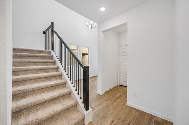 Building Photo - 7223 Blue Gentiana Ln