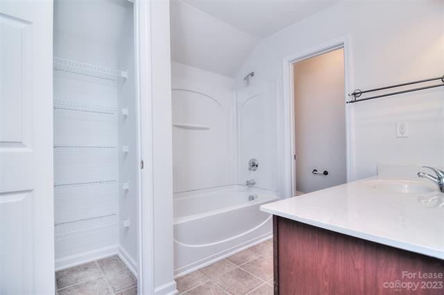 Building Photo - 3033 Des Prez Avenue