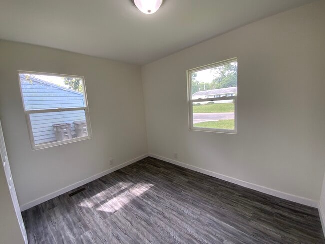 Building Photo - 1015 Koehn Dr