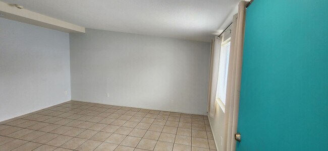 Building Photo - pm0649