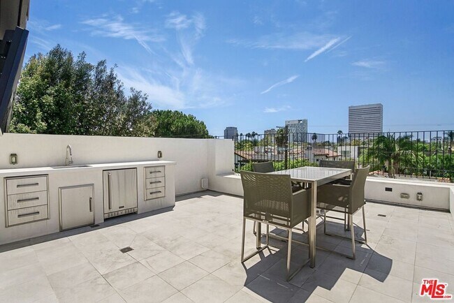 Building Photo - 6360 Drexel Ave