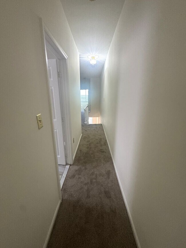 Building Photo - 3BR/1.5BA Historic Townhouse in the Heart of Shaw with Parking