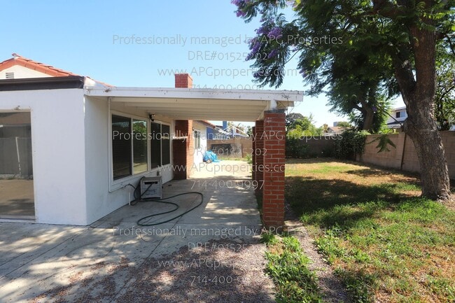 Building Photo - 3324 S Olive St