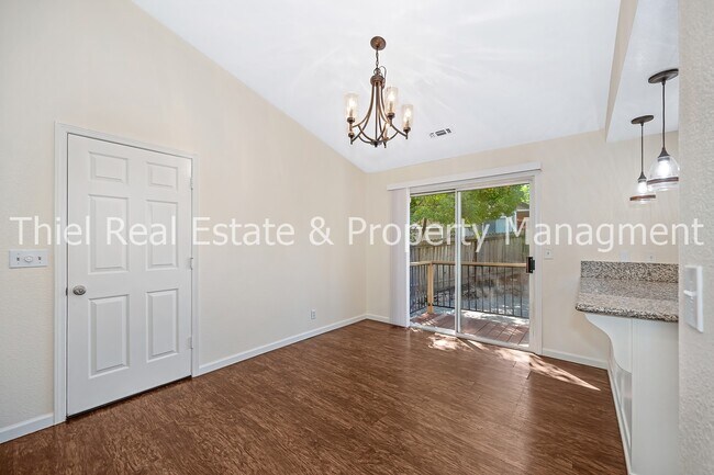 Building Photo - 2277 Knollwood Dr