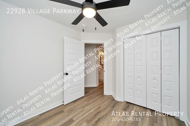 Building Photo - 22928 Village Pkwy
