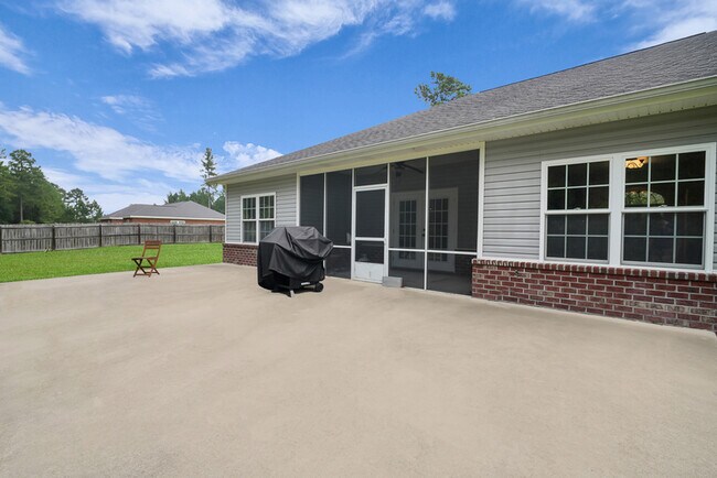 Building Photo - 68 Lincoln Way