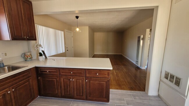 Building Photo - 7013 Coldwater Canyon Ave