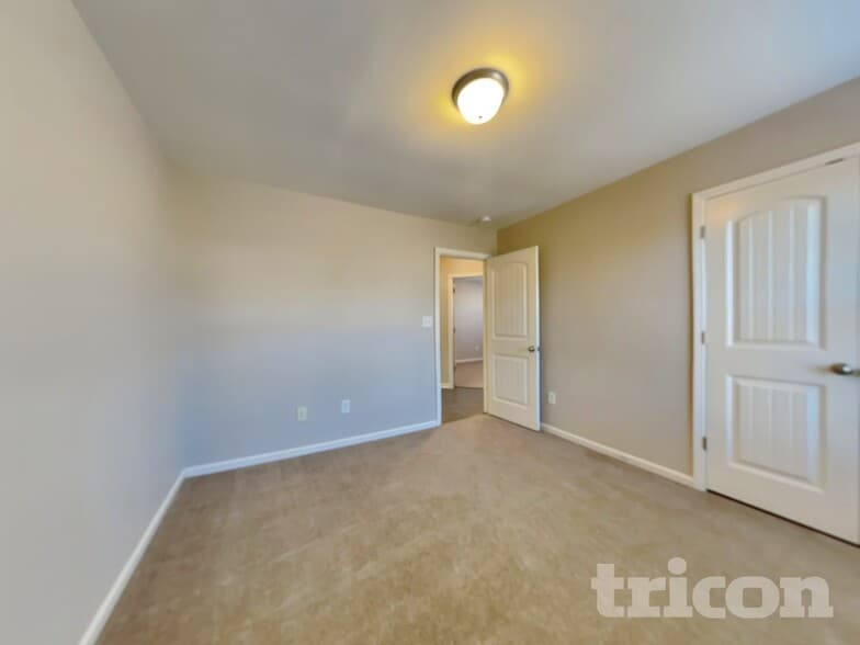 Building Photo - 295 New Castle Ln