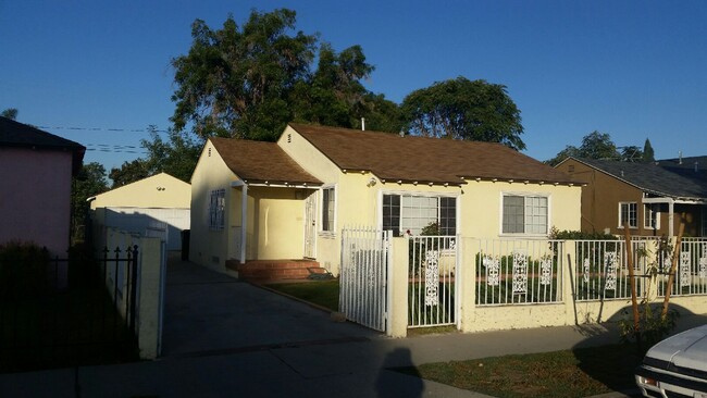 Front of house - 315 N Locust Ave