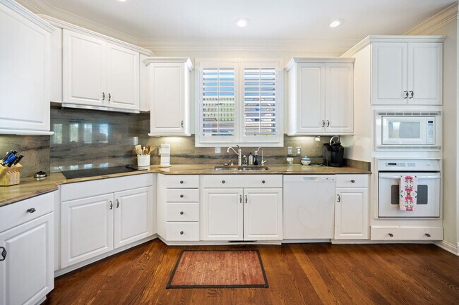 Building Photo - 221 Ocean Park Loop